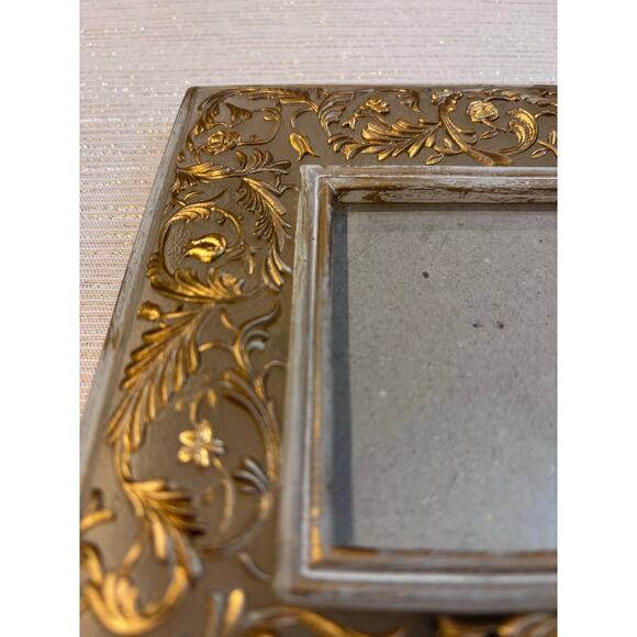 Italian victorian floral ornate standing picture frame. 3X3 photo glass? Resin? - Picture 8 of 8